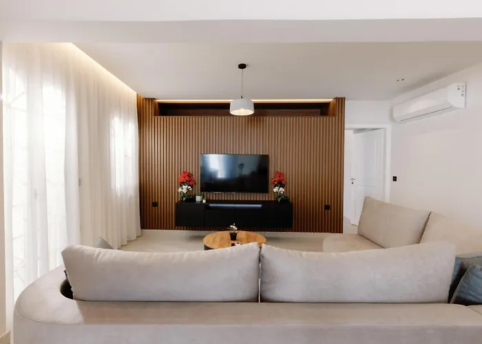 아파트 Old Town Luxury 3 *