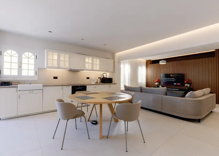 شقة Old Town Luxury 3 *